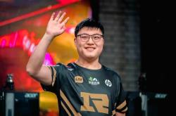 爱游戏体育关于夺冠首场状态出色，雄鹿观众沸腾！，Uzi重返赛场赛场气氛高涨的信息