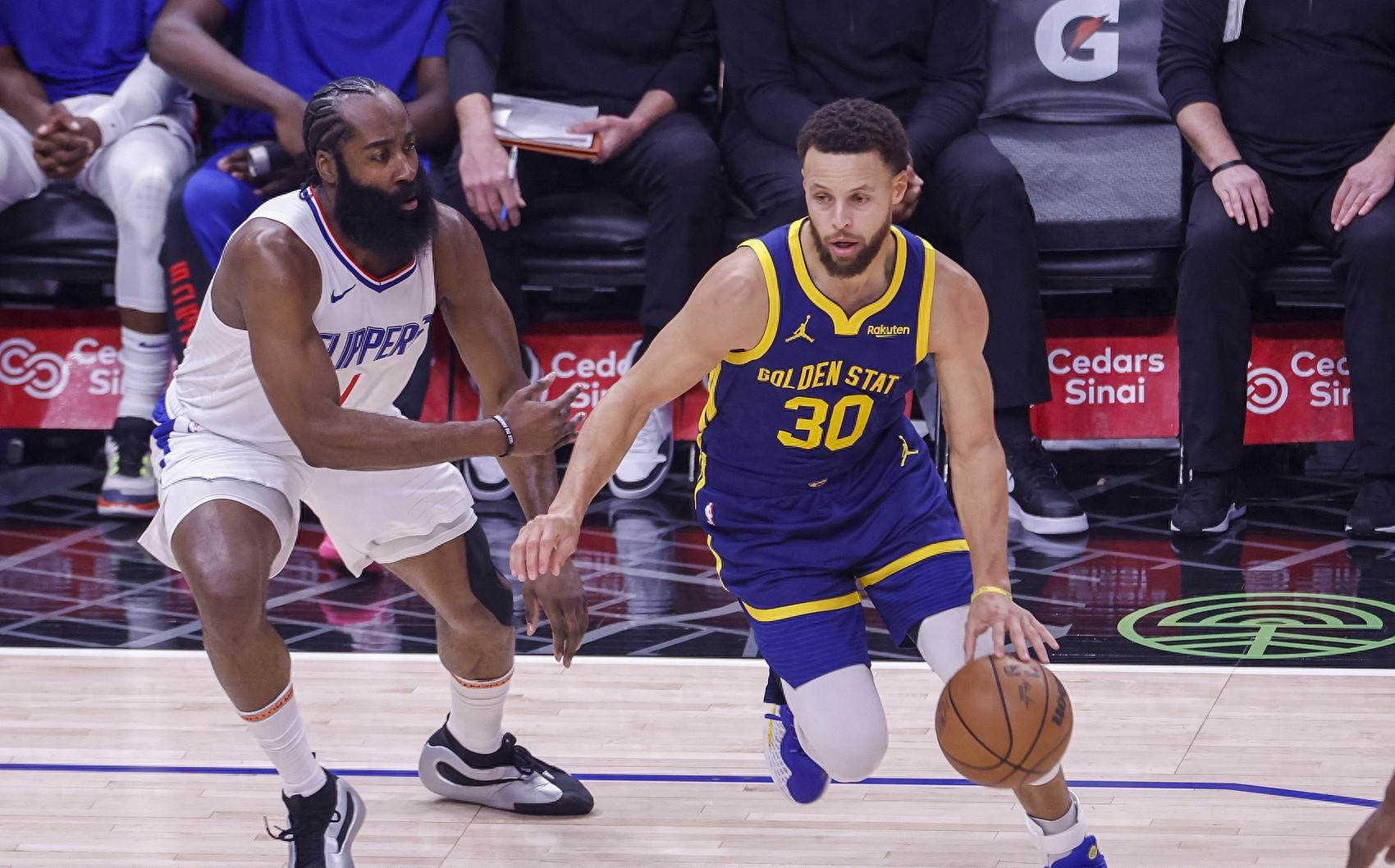 关于赛前NBA常规赛焦点战；成都蓉城完成体检；媒体盛赞；控场能力受关注的信息